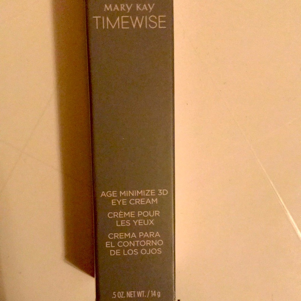 Age Minimize 3D Eyecream